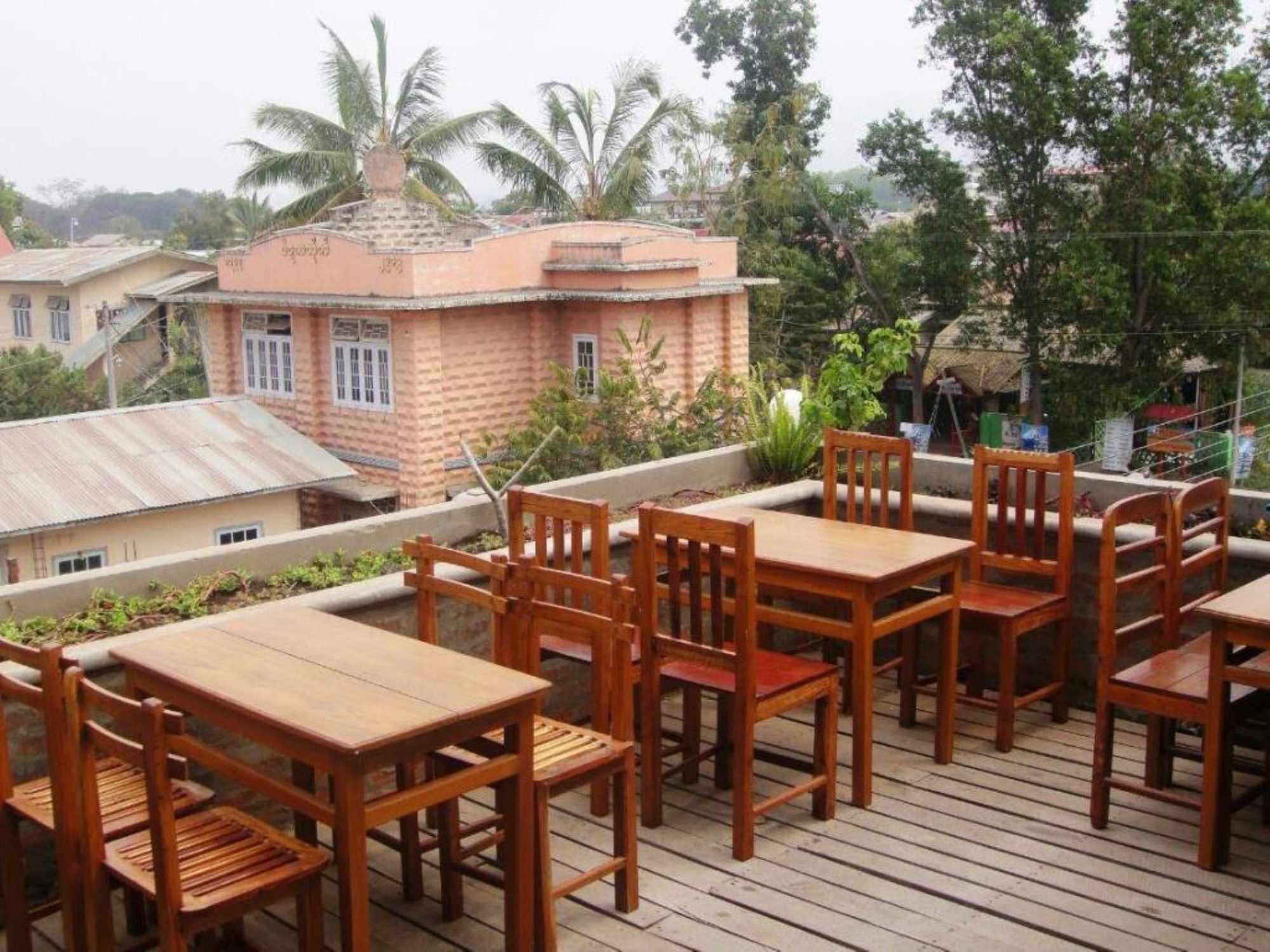 Three Seasons Inn & Spa Nyaung Shwe Extérieur photo